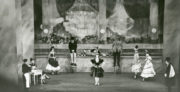 Bar aux Folies-Bergère (de Valois, 1934): His Majesty's Theatre, Melbourne, 1948. Photo © Jean Stewart. RDC/PD/01/71/2