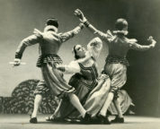 Capriol Suite (Ashton, 1930): Frederick Ashton, Maude Lloyd, Harold Turner, 1936. Photo © Malcolm Dunbar. RDC/PD/01/23/01