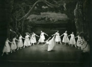 La Sylphide, Act II. Photo © John Blomfield. RDC/PD/01/177/2