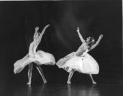 Promenade (Bruce, 1976). Photo © Alan Cunliffe. RDC/PD/01/273/1