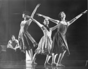 Reflections (North, 1976): Catherine Becque, Sylvia Yamada, Judith Marcuse. Photo © Alan Cunliffe. RDC/PD/01/268/1